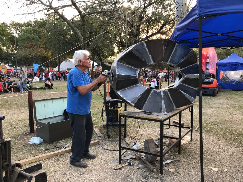 Para Carlos Monge, escultor mexicano que visitó 30 países, no hay nada parecido a la Bienal del Chaco Para Carlos Monge, escultor mexicano que visitó 30 países, no hay nada parecido a la Bienal del Chaco