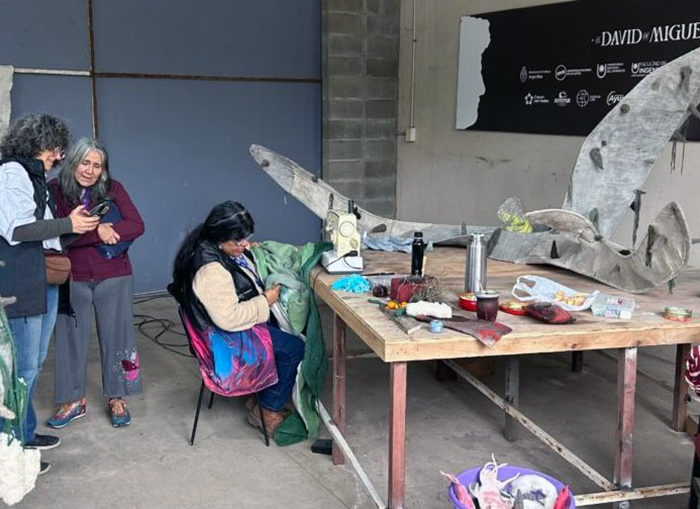 Milagros Tejerina en la Bienal con una escultura textil inspirada en la naturaleza Milagros Tejerina en la Bienal con una escultura textil inspirada en la naturaleza