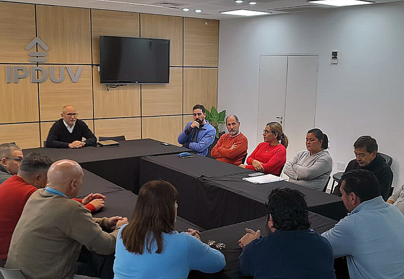 CGT Chaco: ”El IPDUV nos informó que las 50 viviendas adjudicadas no cuentan con financiamiento” CGT Chaco: ”El IPDUV nos informó que las 50 viviendas adjudicadas no cuentan con financiamiento”