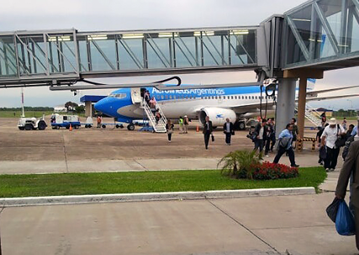 Denuncian reprogramaciones y cambios en los vuelos que parten de Corrientes a Buenos Aires Denuncian reprogramaciones y cambios en los vuelos que parten de Corrientes a Buenos Aires