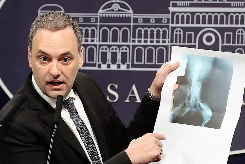 Acusan a Adorni de mentir sobre fraude con pensiones por invalidez, incluído un caso en Corrientes Acusan a Adorni de mentir sobre fraude con pensiones por invalidez, incluído un caso en Corrientes