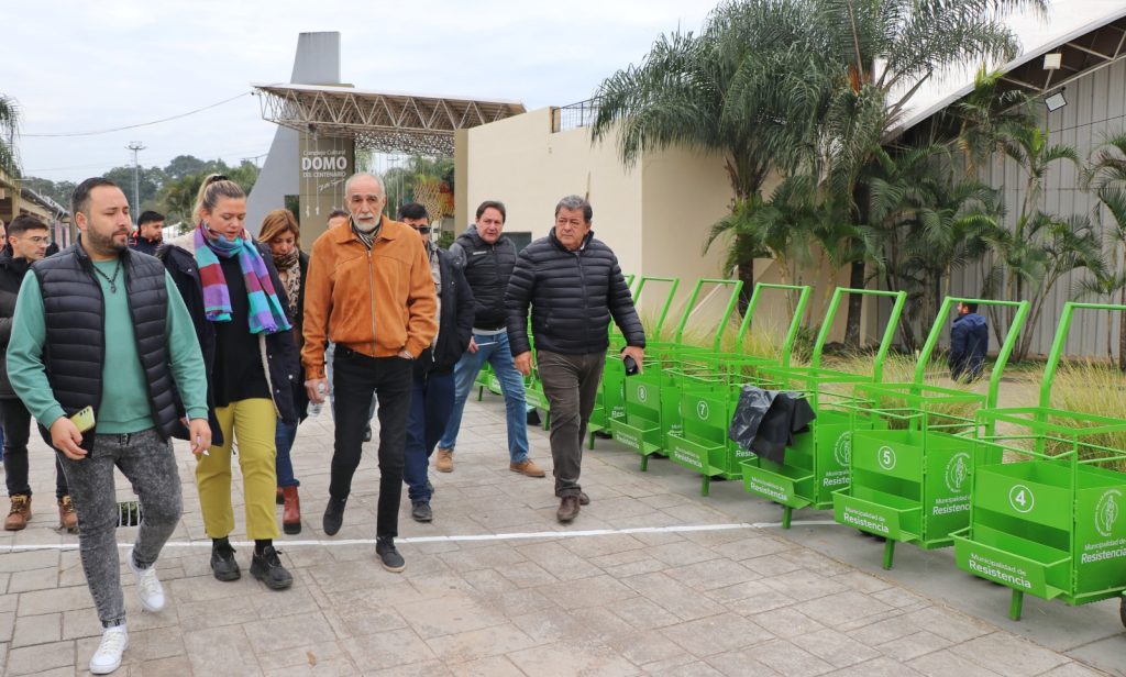 Con diseño de municipales, carritos para la recolección de residuos se estrenarán en la Bienal Con diseño de municipales, carritos para la recolección de residuos se estrenarán en la Bienal