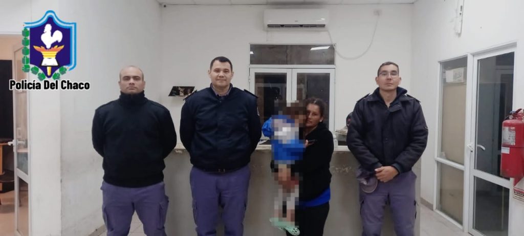 Policías salvaron la vida de una niña que se atragantó con un confite