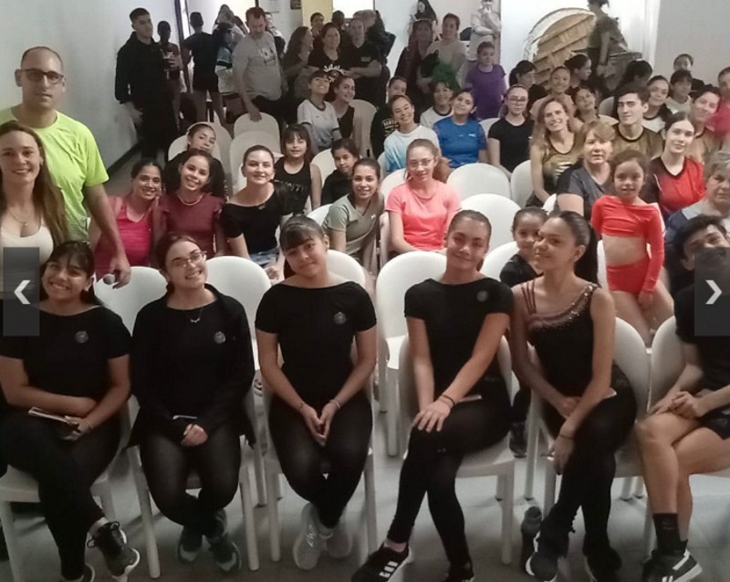 Clínica de técnicas y perfeccionamiento en patinaje artístico en el Club San Fernando Clínica de técnicas y perfeccionamiento en patinaje artístico en el Club San Fernando