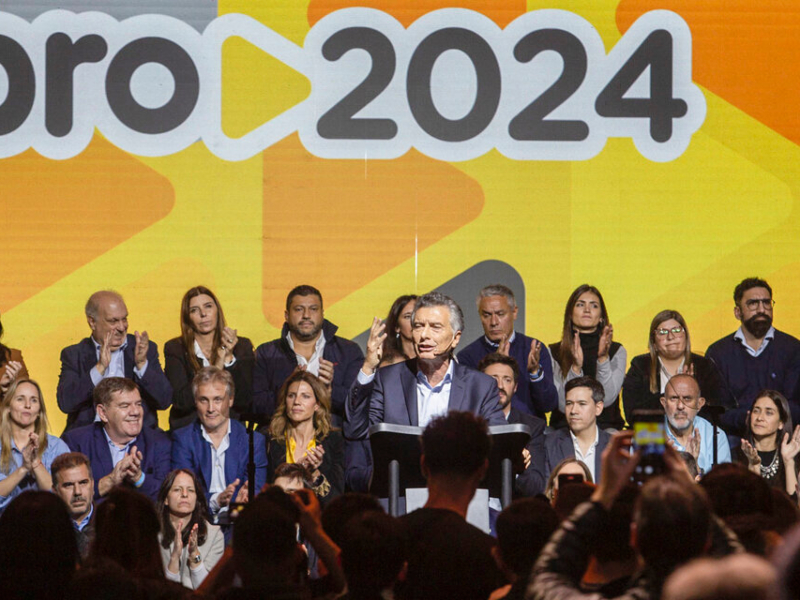 Macri en La Boca, apuntó contra el “entorno” de Milei, pidió espacios y lo apuró Macri en La Boca, apuntó contra el “entorno” de Milei, pidió espacios y lo apuró