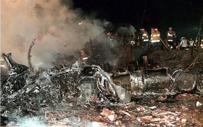 A 25 años de la tragedia del avión de LAPA: 65 muertos, historias de dolor y testimonios de sobrevivientes A 25 años de la tragedia del avión de LAPA: 65 muertos, historias de dolor y testimonios de sobrevivientes