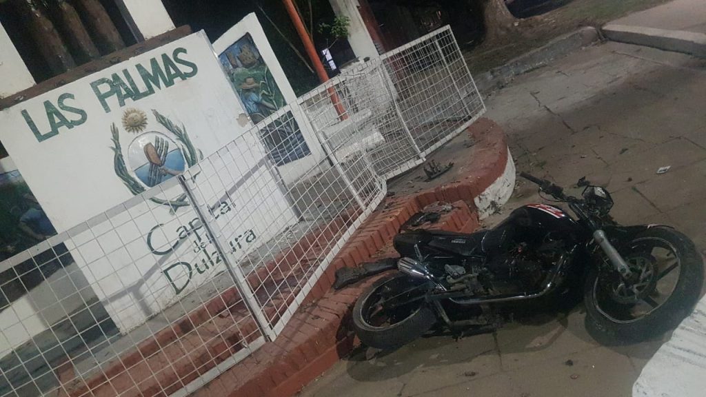 Un hombre murió tras chocar su moto contra un monumento en Las Palmas