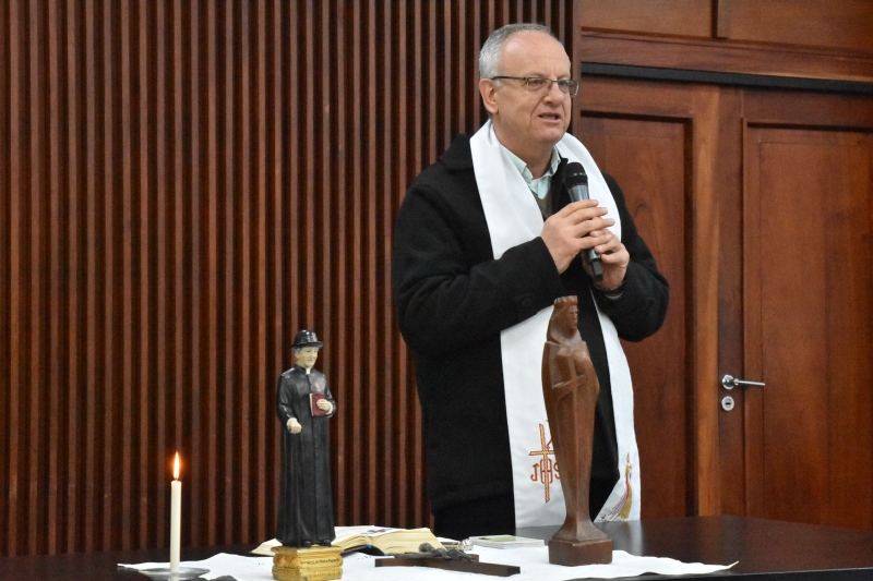 Culto recibió a Alberto Fogar, párroco de la Catedral, en la víspera de la celebración a San Fernando Culto recibió a Alberto Fogar, párroco de la Catedral, en la víspera de la celebración a San Fernando