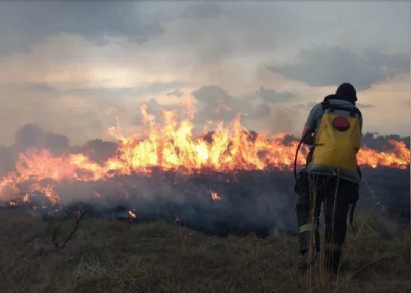 La Nación envía asistencia para combatir los incendios en Tucumán, La Rioja y Corrientes La Nación envía asistencia para combatir los incendios en Tucumán, La Rioja y Corrientes