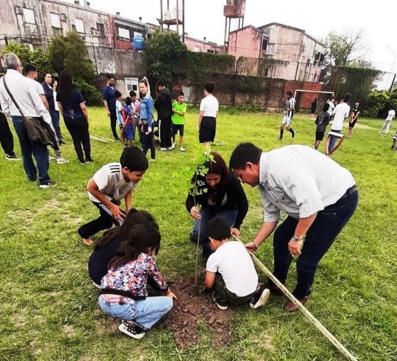 Educación se sumó a la campaña “Chaco Planta Vida” Educación se sumó a la campaña “Chaco Planta Vida”