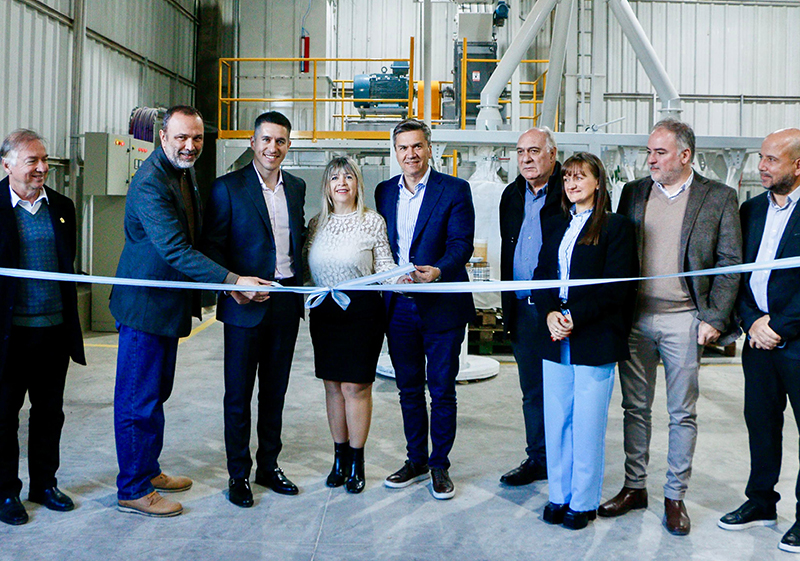 Día de la Industria: Zdero inauguró ampliación de la planta de Ovni y entregó promociones industriales Día de la Industria: Zdero inauguró ampliación de la planta de Ovni y entregó promociones industriales