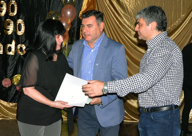 La Municipalidad reconoció el aporte del Colegio Nacional a la educación resistenciana La Municipalidad reconoció el aporte del Colegio Nacional a la educación resistenciana