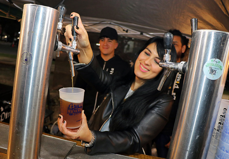 Fiesta de la Cerveza Artesanal con espectadores, música y fomento de la producción local Fiesta de la Cerveza Artesanal con espectadores, música y fomento de la producción local