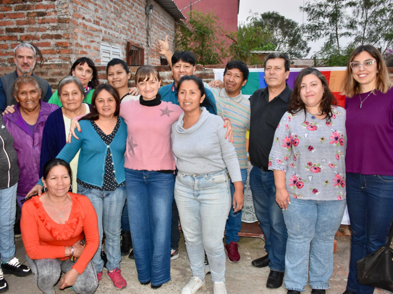 Gobierno y ECOM entregaron un horno para artesanías a una cooperativa de mujeres Qom Gobierno y ECOM entregaron un horno para artesanías a una cooperativa de mujeres Qom