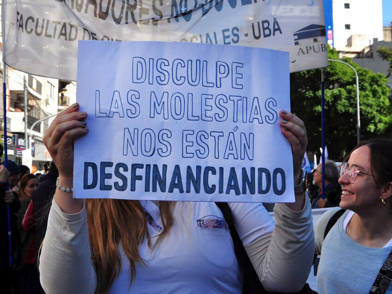 Las prioridades de Milei: el ajuste a las universidades equivale a los beneficios para los más ricos Las prioridades de Milei: el ajuste a las universidades equivale a los beneficios para los más ricos