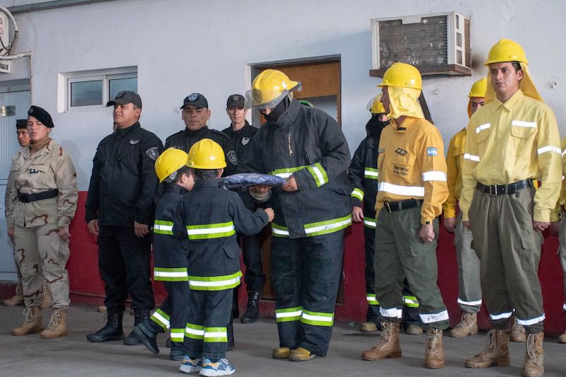 Zdero inauguró las refacciones en la estación de bomberos y anunció la incorporación de agentes Zdero inauguró las refacciones en la estación de bomberos y anunció la incorporación de agentes