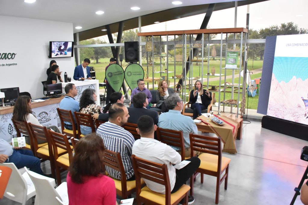 El gobierno provincial presentó el programa “Destinos y rondas de negocios Chaco-Tucumán” El gobierno provincial presentó el programa “Destinos y rondas de negocios Chaco-Tucumán”