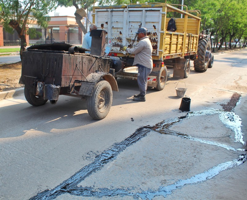 Realizan mantenimiento de calzadas en avenidas de la capital provincial Realizan mantenimiento de calzadas en avenidas de la capital provincial