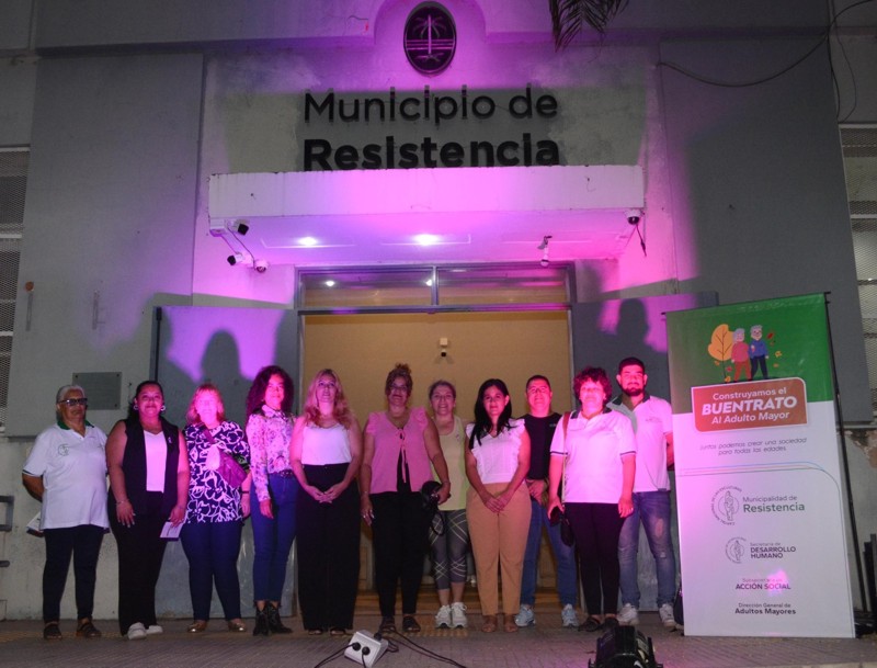 La Municipalidad se iluminó de violeta por el Día Internacional de las Personas de Edad La Municipalidad se iluminó de violeta por el Día Internacional de las Personas de Edad