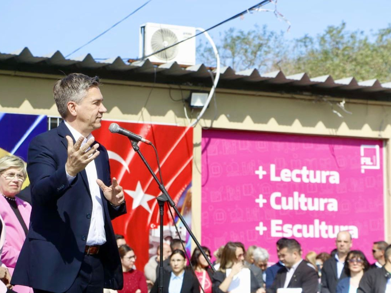 “Estamos comprometidos con la educación, con la cultura y con nuestro Chaco”, afirmó Zdero al inaugurar la FILC 2024 “Estamos comprometidos con la educación, con la cultura y con nuestro Chaco”, afirmó Zdero al inaugurar la FILC 2024