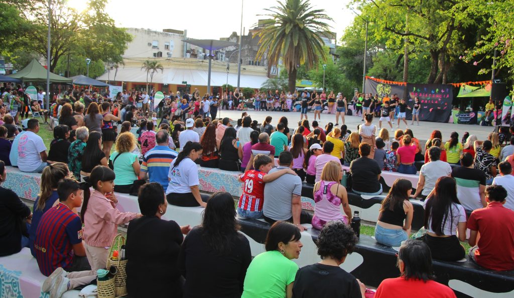 Con la Plaza 25 de Mayo como escenario, Resistencia Baila cerró octubre a todo ritmo Con la Plaza 25 de Mayo como escenario, Resistencia Baila cerró octubre a todo ritmo