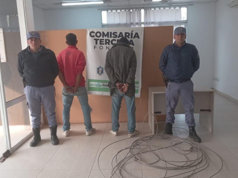 Detuvieron in fraganti a dos sujetos que estaban robando cables Detuvieron in fraganti a dos sujetos que estaban robando cables