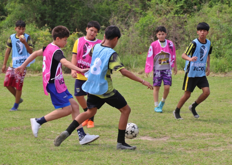 Los niños del barrio Mariano Moreno disfrutaron del “Resistencia Juega” Los niños del barrio Mariano Moreno disfrutaron del “Resistencia Juega”