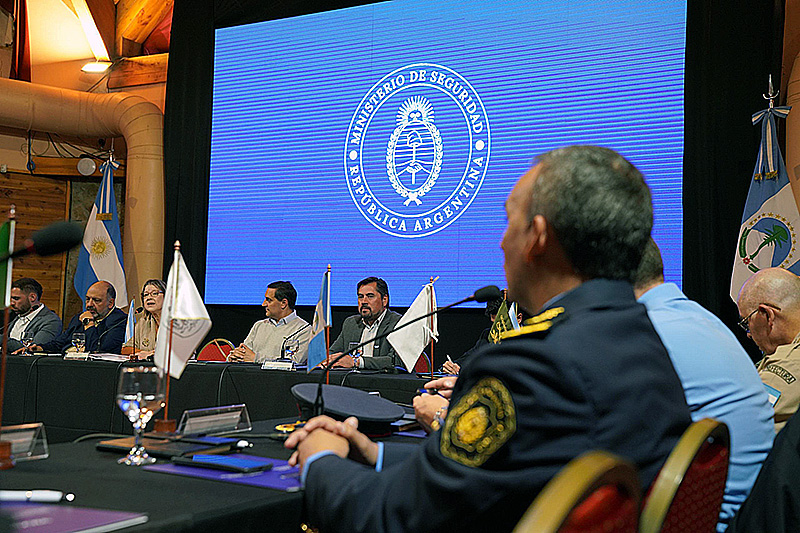 Chaco participó en Neuquén de la “II Reunión Nacional del Convenio Policial Argentino 2024” Chaco participó en Neuquén de la “II Reunión Nacional del Convenio Policial Argentino 2024”