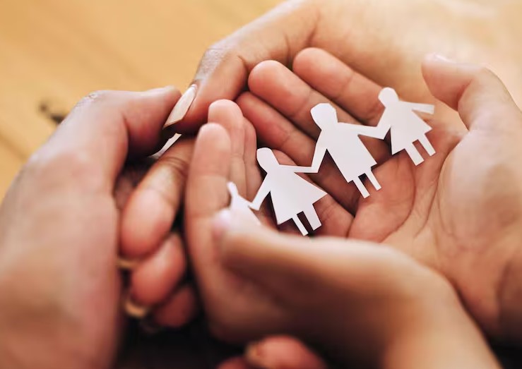 Convocan a personas dispuestas a adoptar a una adolescente Convocan a personas dispuestas a adoptar a una adolescente