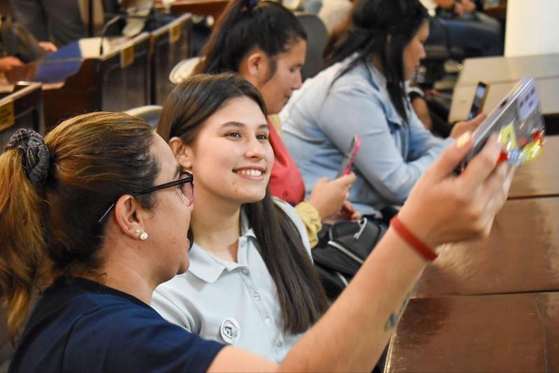 Estudiantes de La Leonesa y Quitilipi visitaron el Poder Legislativo Estudiantes de La Leonesa y Quitilipi visitaron el Poder Legislativo