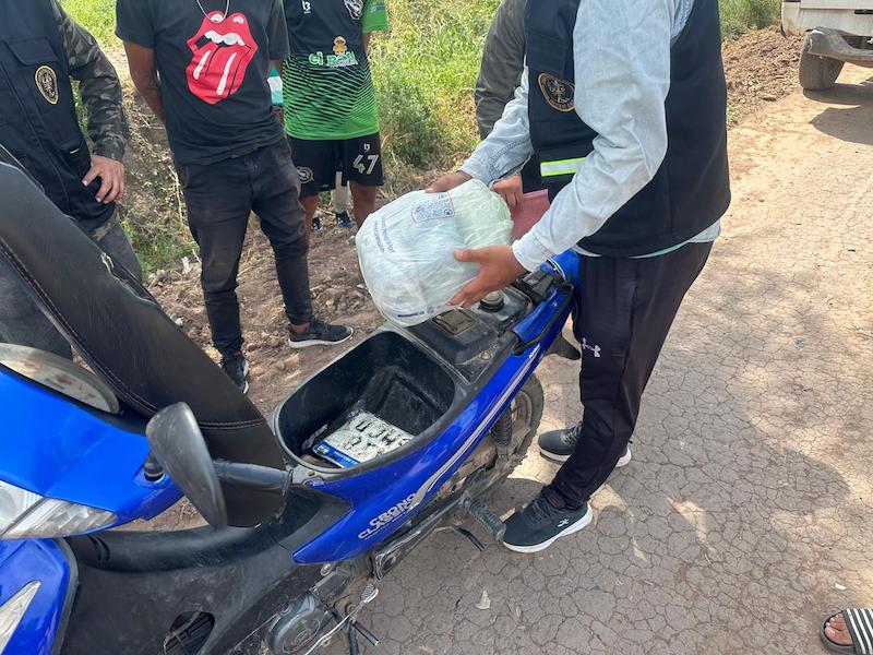 J.J. Castelli: interceptaron a dos sujetos con más de un kilo de marihuana en el baúl de la moto J.J. Castelli: interceptaron a dos sujetos con más de un kilo de marihuana en el baúl de la moto