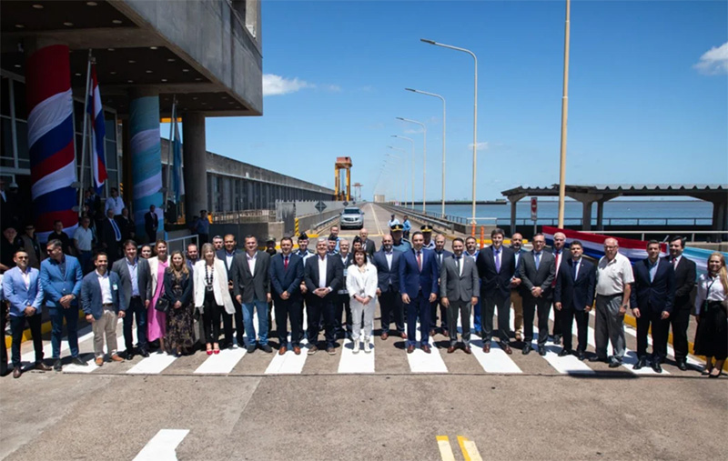 Valdés destacó la importancia de la reapertura del paso fronterizo Ituzaingó-Ayolas Valdés destacó la importancia de la reapertura del paso fronterizo Ituzaingó-Ayolas