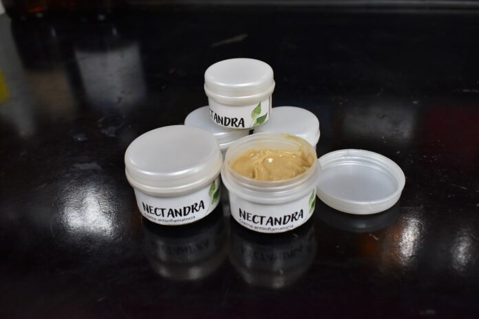 Nectandra, una crema antiinflamatoria desarrollada en la UNNE con base en la flora nativa Nectandra, una crema antiinflamatoria desarrollada en la UNNE con base en la flora nativa