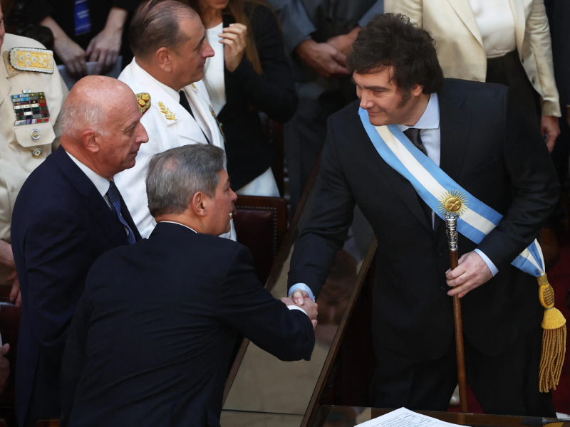 Milei no debería nombrar por decreto a jueces de la Corte, afirma HRW Milei no debería nombrar por decreto a jueces de la Corte, afirma HRW