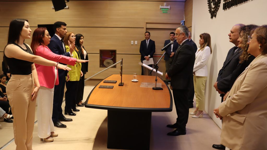 Juraron 15 abogadas y abogados ante el STJ