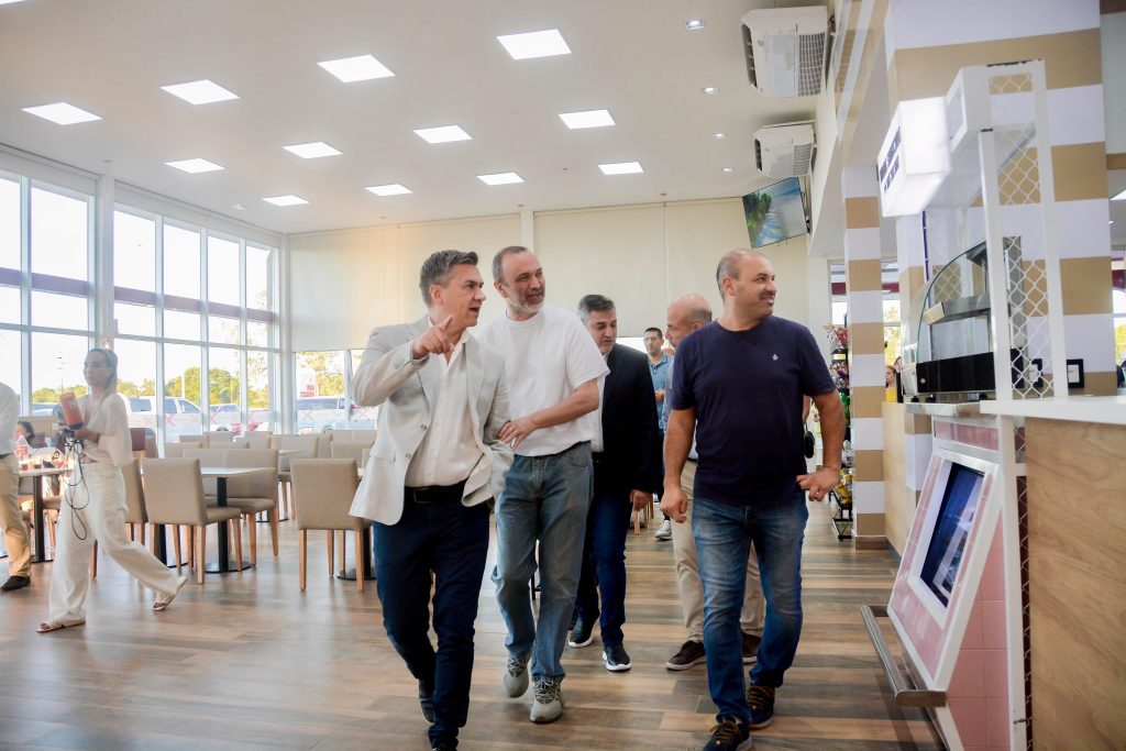 Inauguración de una estación de servicio en Tirol: “Es un gusto acompañar a quienes invierten en el Chaco”, manifestó Zdero
