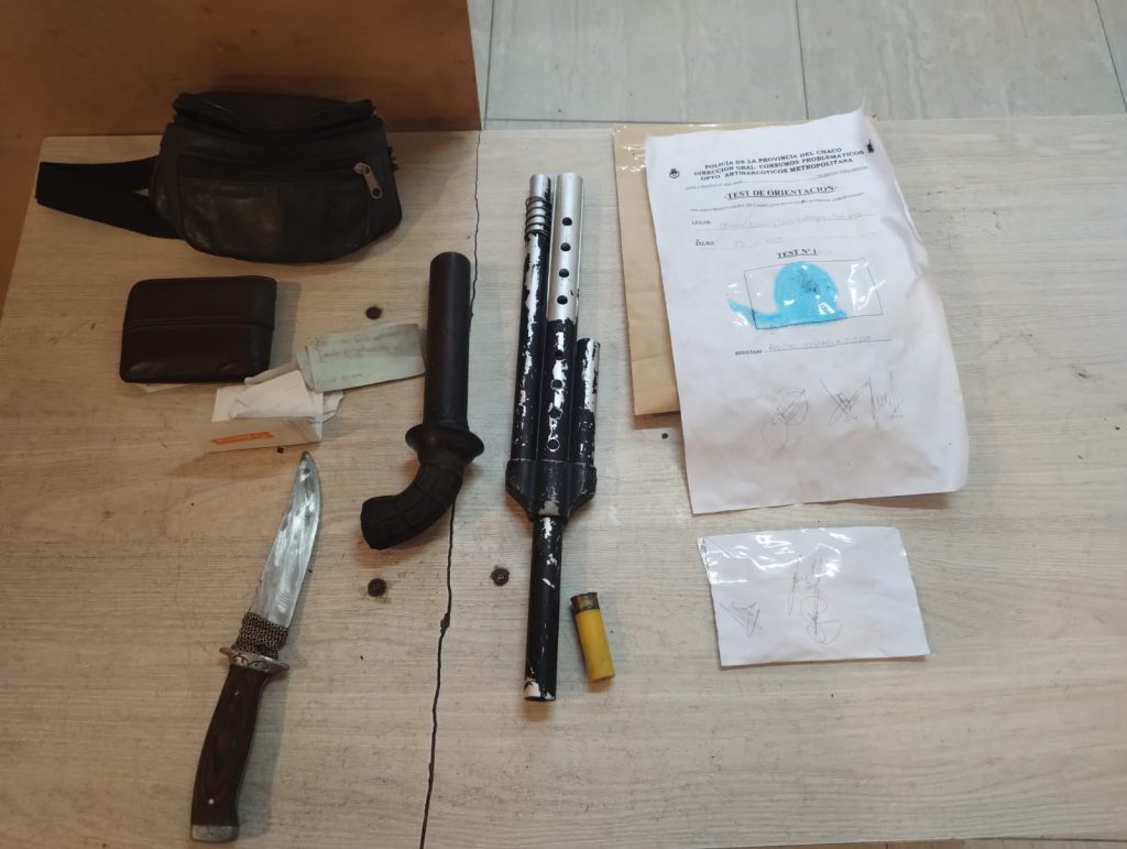 Detuvieron a un presunto dealer que intentó escapar en Fontana