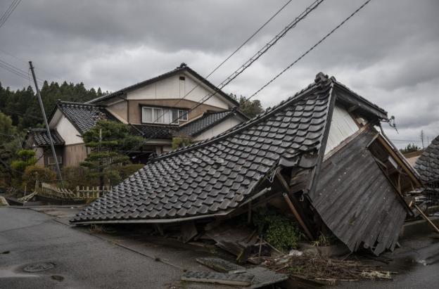 Japón emitió una alerta de tsunami tras un sismo de magnitud 6,8 Japón emitió una alerta de tsunami tras un sismo de magnitud 6,8