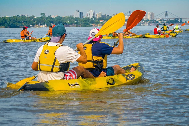 Correntinos y chaqueños convocan a una ”remada” en defensa del Río Paraná Correntinos y chaqueños convocan a una ”remada” en defensa del Río Paraná
