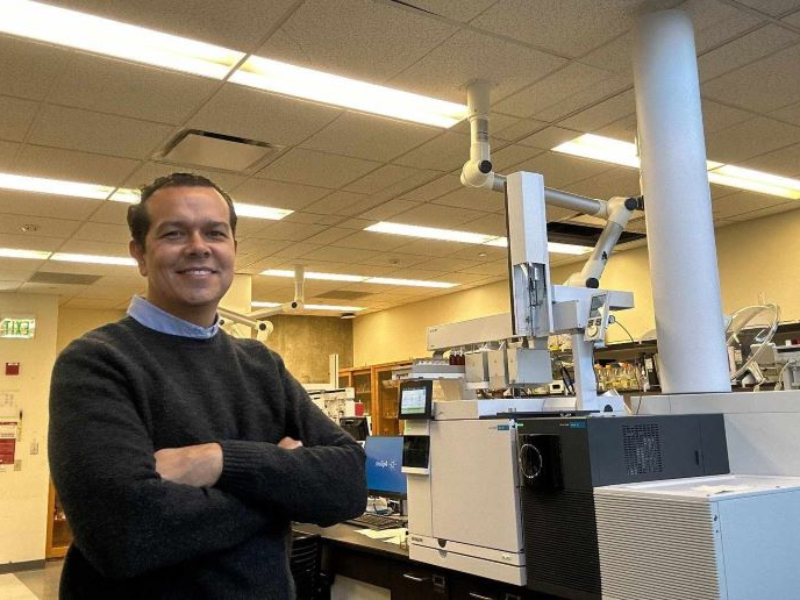 Bioquímico de la UNNE se destaca en un laboratorio de la Universidad de California Davis Bioquímico de la UNNE se destaca en un laboratorio de la Universidad de California Davis