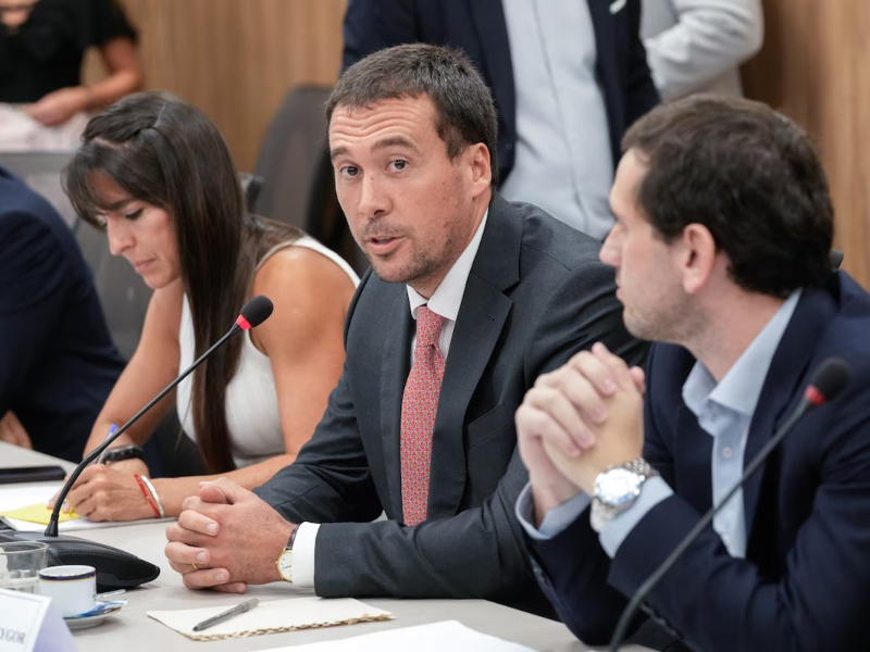 El Gobierno denunció un sabotaje en la licitación de la Hidrovía y apuntó contra Macri El Gobierno denunció un sabotaje en la licitación de la Hidrovía y apuntó contra Macri