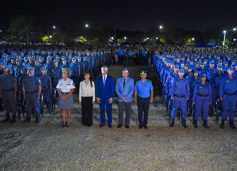 Zdero acompañó el acto de egreso del V° Curso para Agentes Penitenciarios y del Xl° Curso para Agentes de Policía Zdero acompañó el acto de egreso del V° Curso para Agentes Penitenciarios y del Xl° Curso para Agentes de Policía
