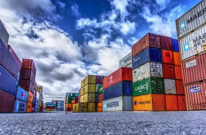 Las importaciones representaron un 32% del PBI en el primer trimestre, récord en 135 años Las importaciones representaron un 32% del PBI en el primer trimestre, récord en 135 años