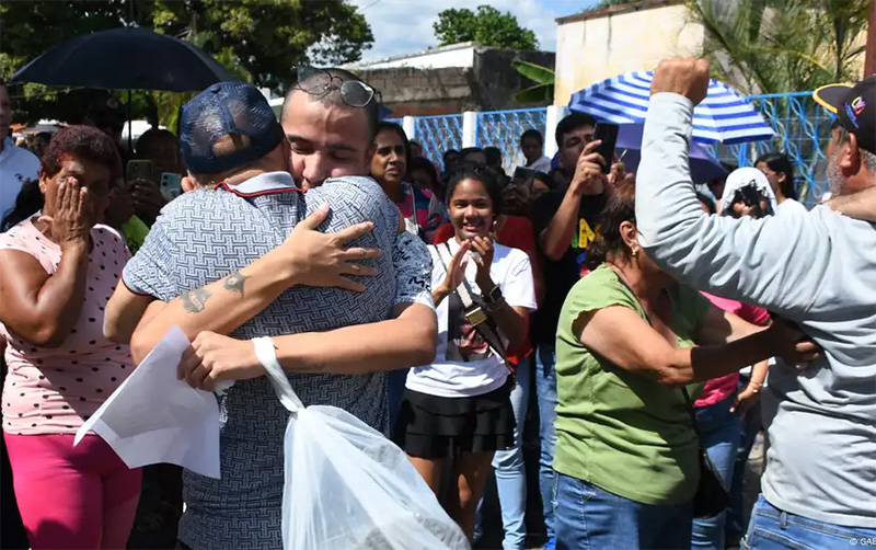 La Justicia de Venezuela anuncia un centenar de nuevas excarcelaciones La Justicia de Venezuela anuncia un centenar de nuevas excarcelaciones