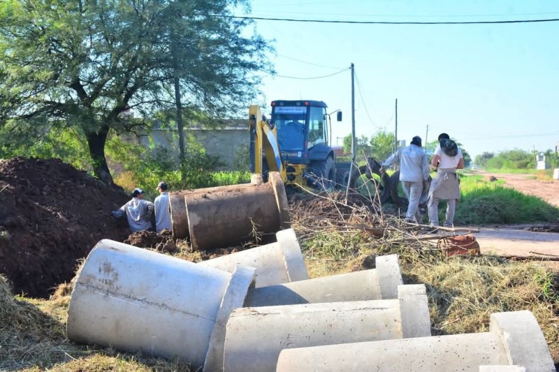 Limpieza de cunetas y alcantarillas en Juan José Castelli Limpieza de cunetas y alcantarillas en Juan José Castelli