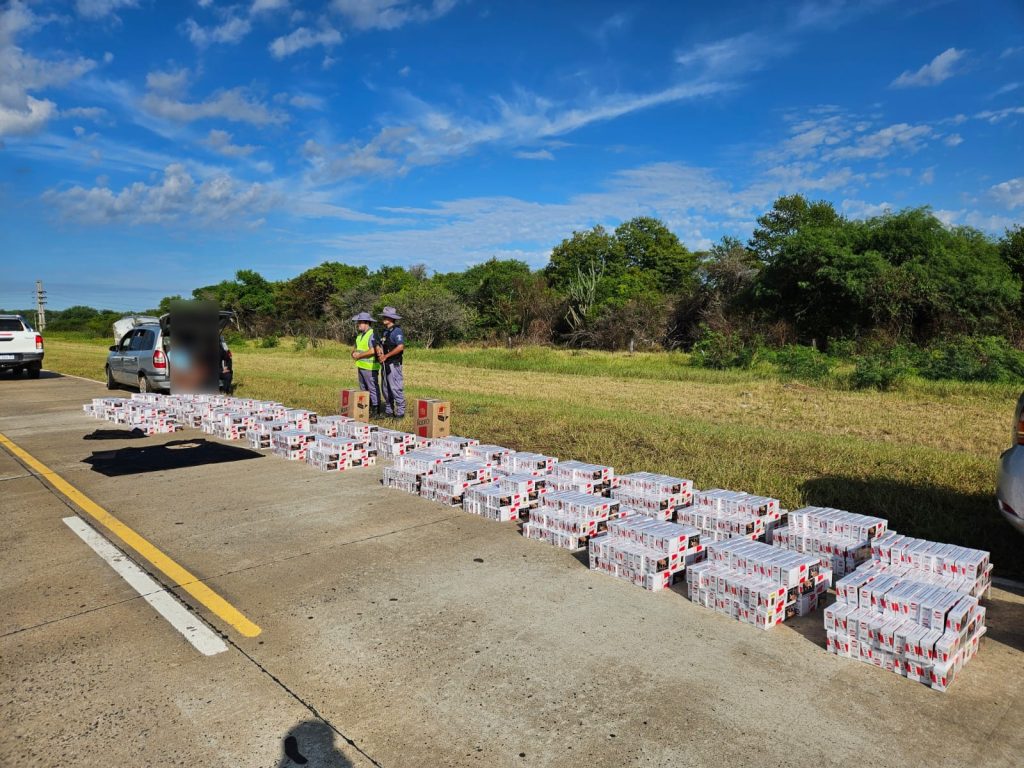 Secuestran más de 2.200 brezas de cigarrillos de contrabando