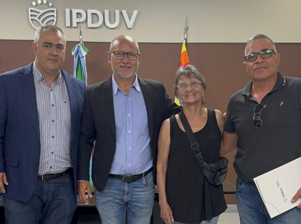 Viviendas: vecinos agradecidos tras recibir su primer crédito del Ipduv