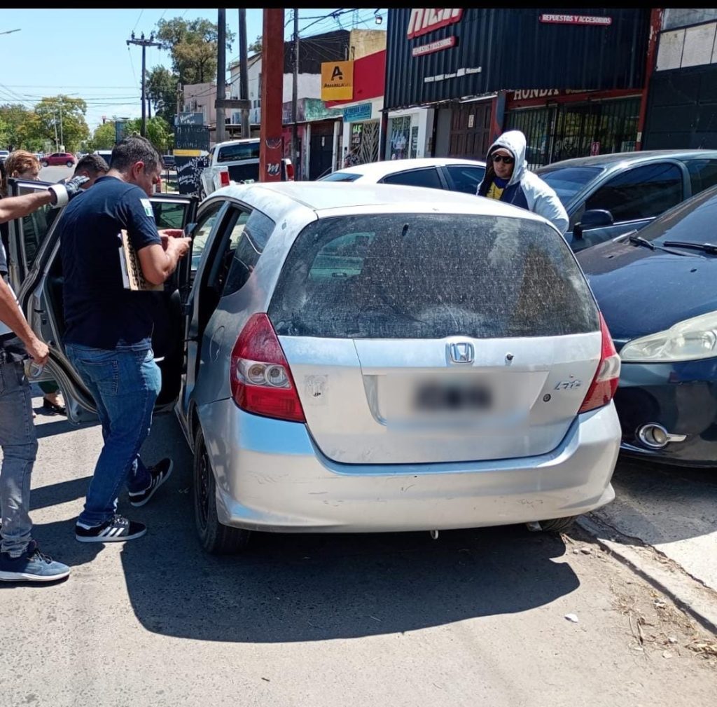 Detuvieron a un hombre y secuestraron un auto que estarían vinculados en un robo millonario
