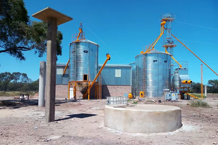 Paoltroni y su socio se ”cansaron” de Insfrán y se instalaron en General San Martín Paoltroni y su socio se ”cansaron” de Insfrán y se instalaron en General San Martín