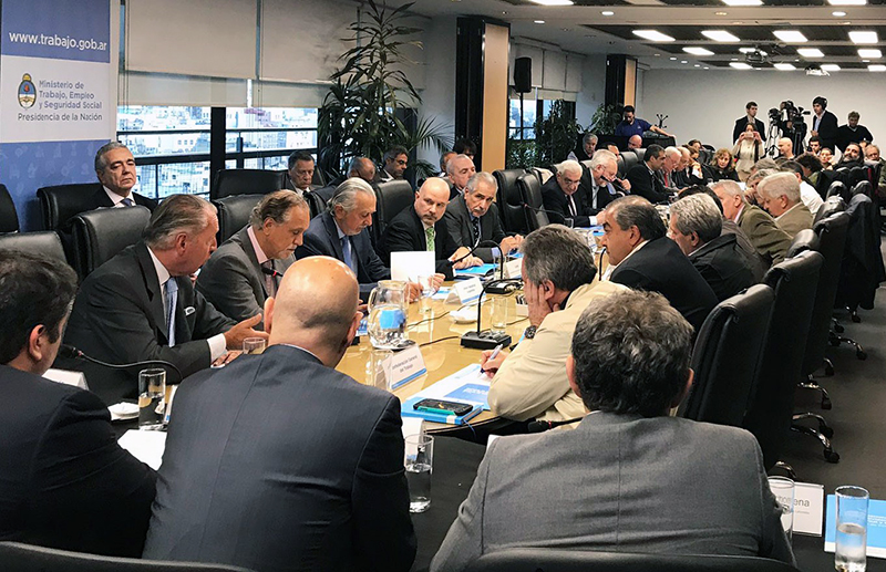 El Gobierno convoca al Consejo del Salario para definir el sueldo mínimo tras la aceleración de la inflación El Gobierno convoca al Consejo del Salario para definir el sueldo mínimo tras la aceleración de la inflación